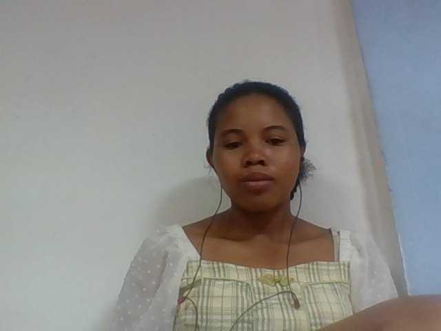 Juliah1a live cam on BongaCams