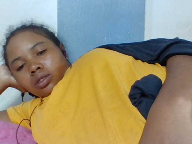 Juliah1a live cam on BongaCams