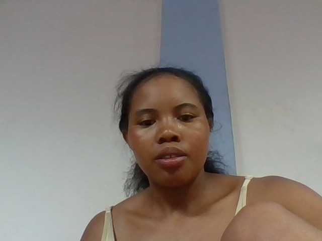 Juliah1a live cam on BongaCams