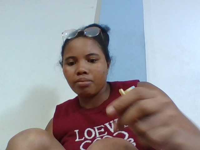 Juliah1a live cam on BongaCams