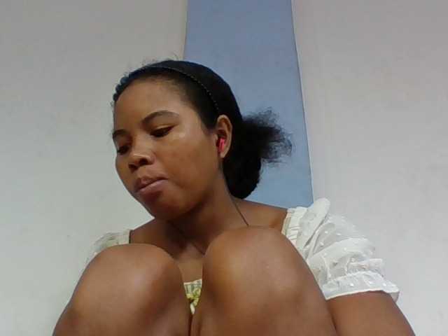 Juliah1a live cam on BongaCams
