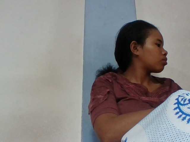 Juliah1a live cam on BongaCams