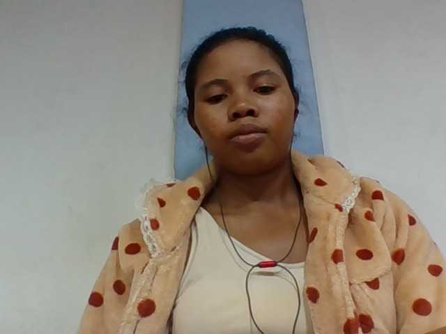 Juliah1a live cam on BongaCams