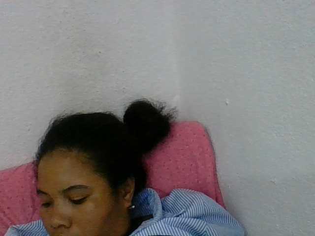 Juliah1a live cam on BongaCams