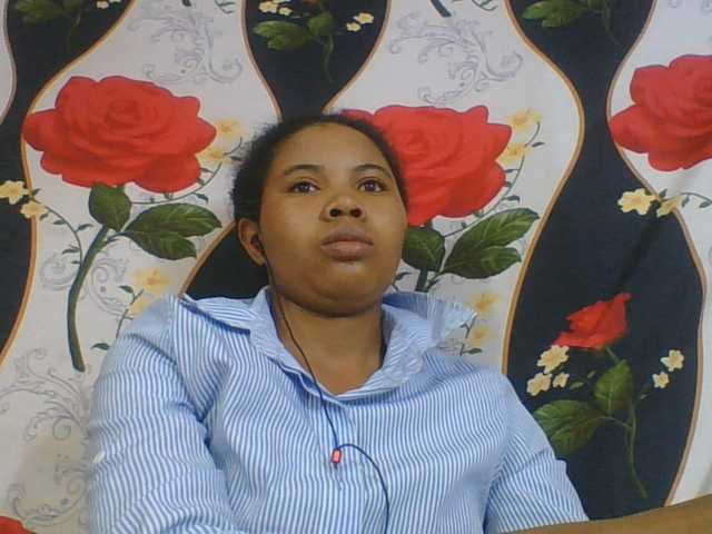 Juliah1a live cam on BongaCams