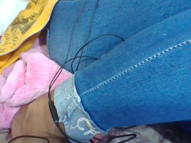 Juliah1a live cam on BongaCams