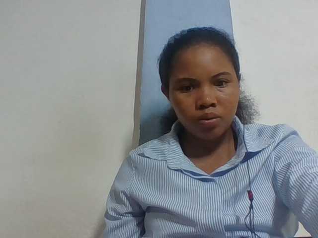 Juliah1a live cam on BongaCams