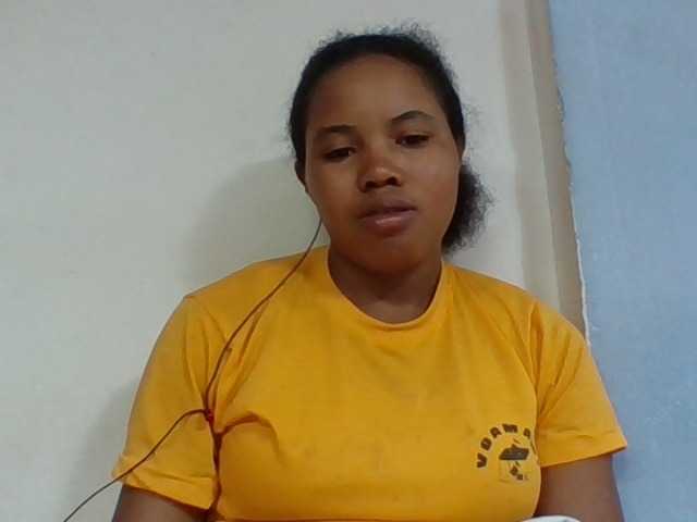 Juliah1a live cam on BongaCams