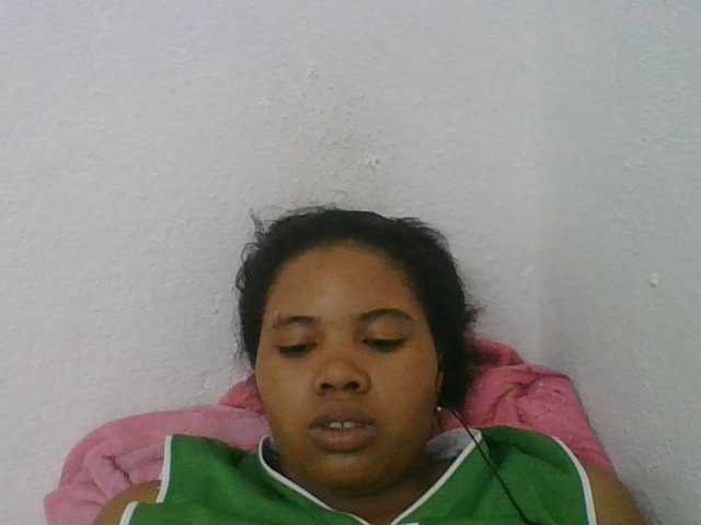 Juliah1a live cam on BongaCams