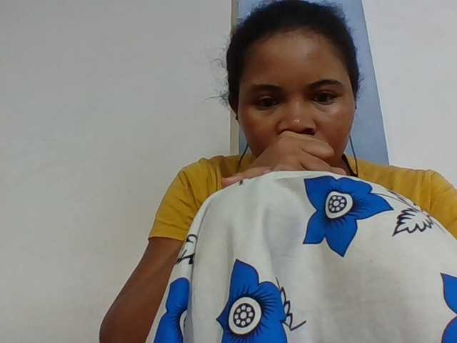 Juliah1a live cam on BongaCams