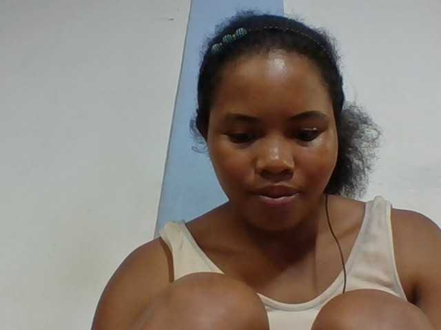Juliah1a live cam on BongaCams
