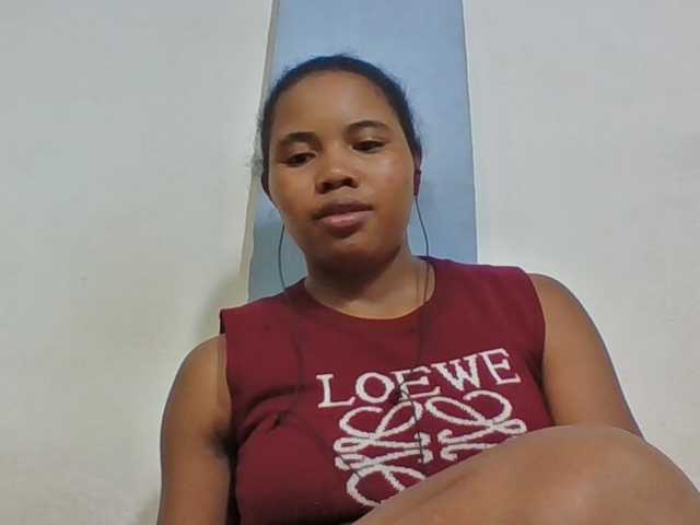 Juliah1a live cam on BongaCams