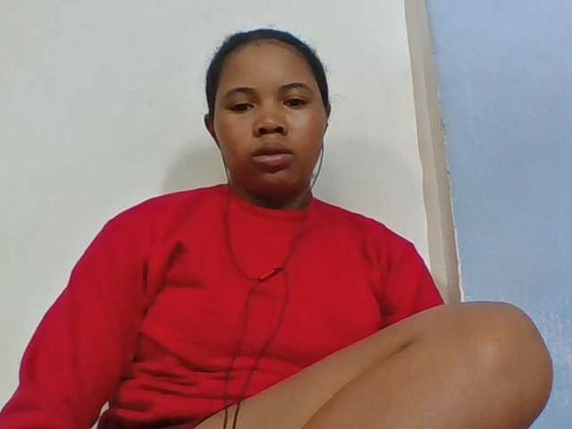 Juliah1a live cam on BongaCams
