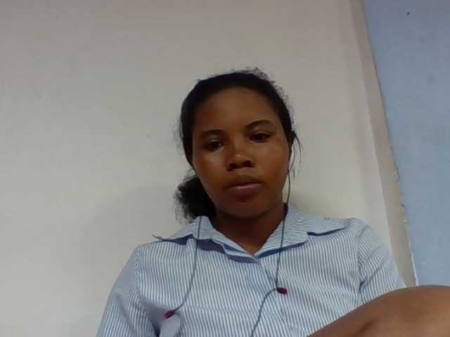 Juliah1a live cam on BongaCams