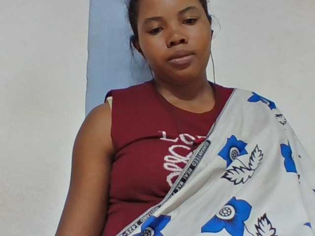 Juliah1a live cam on BongaCams