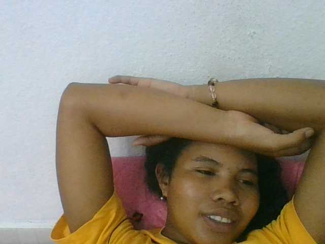Juliah1a live cam on BongaCams