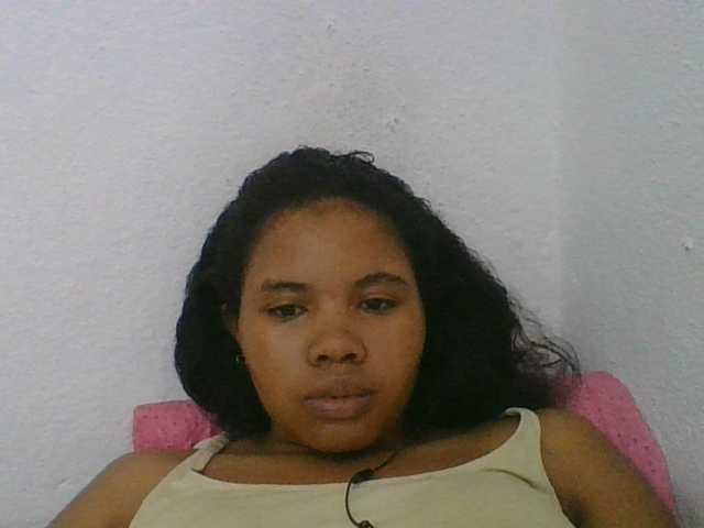 Juliah1a live cam on BongaCams