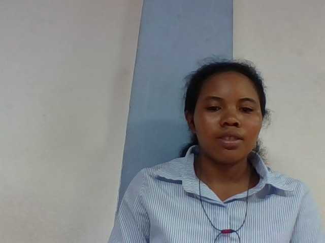 Juliah1a live cam on BongaCams