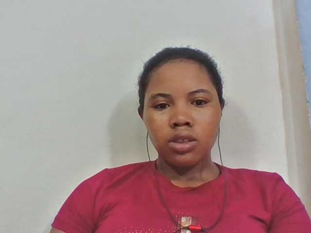 Juliah1a live cam on BongaCams