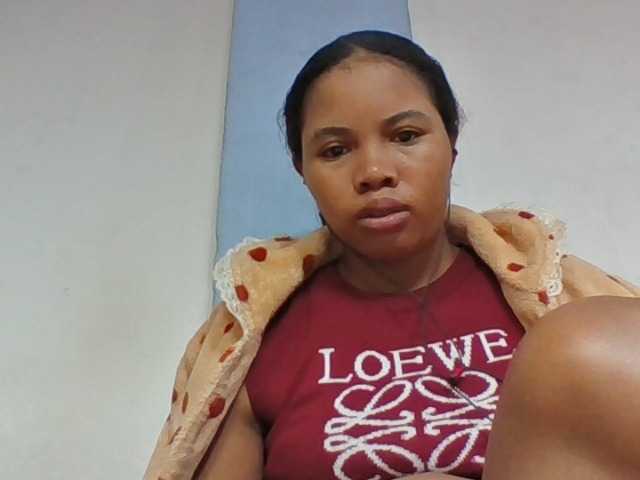 Juliah1a live cam on BongaCams