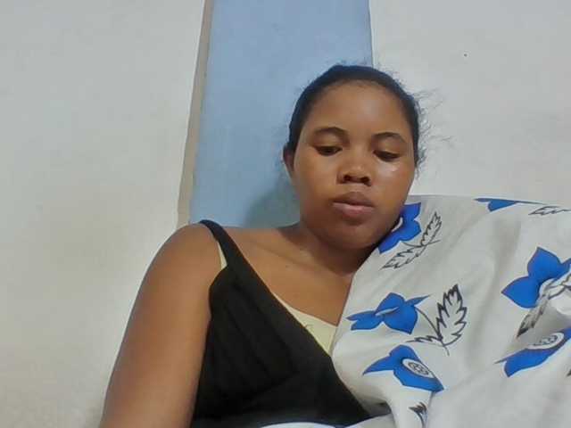 Juliah1a live cam on BongaCams