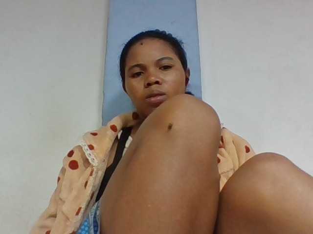 Juliah1a live cam on BongaCams