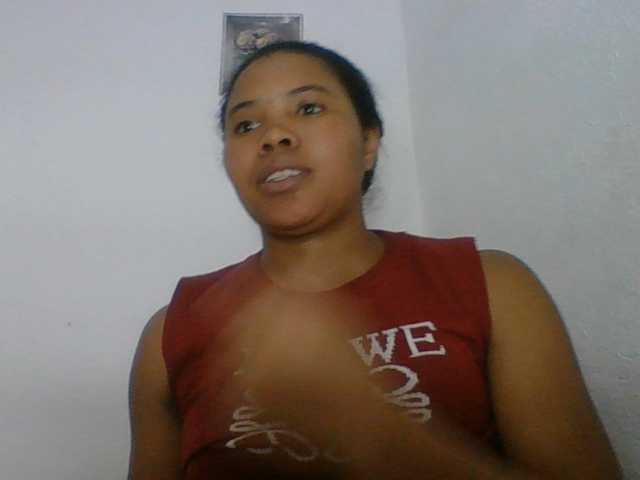 Juliah1a live cam on BongaCams