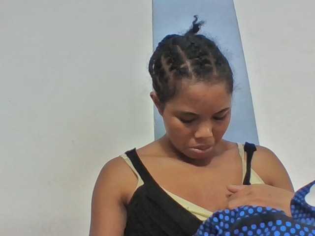 Juliah1a live cam on BongaCams