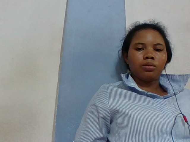 Juliah1a live cam on BongaCams