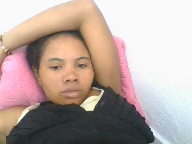 Juliah1a live cam on BongaCams