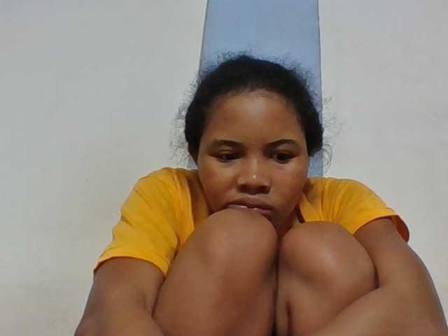 Juliah1a live cam on BongaCams