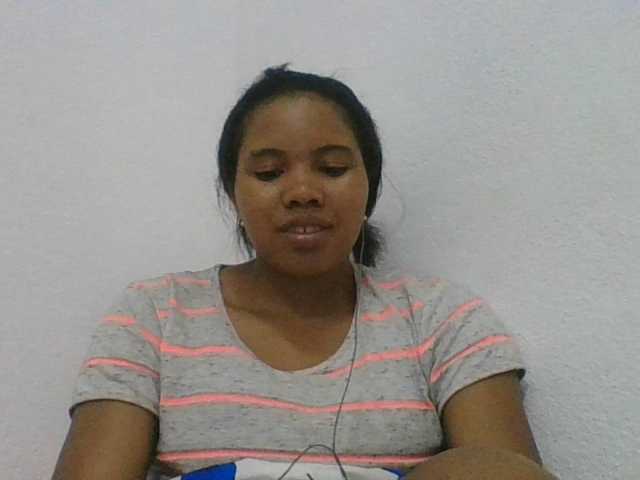 Juliah1a live cam on BongaCams