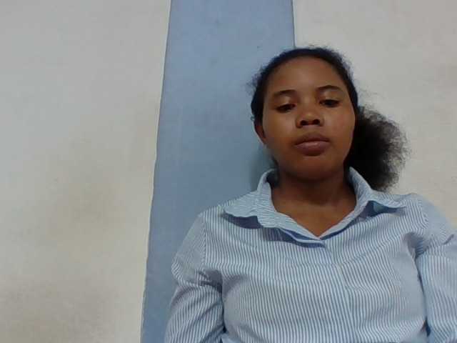 Juliah1a live cam on BongaCams