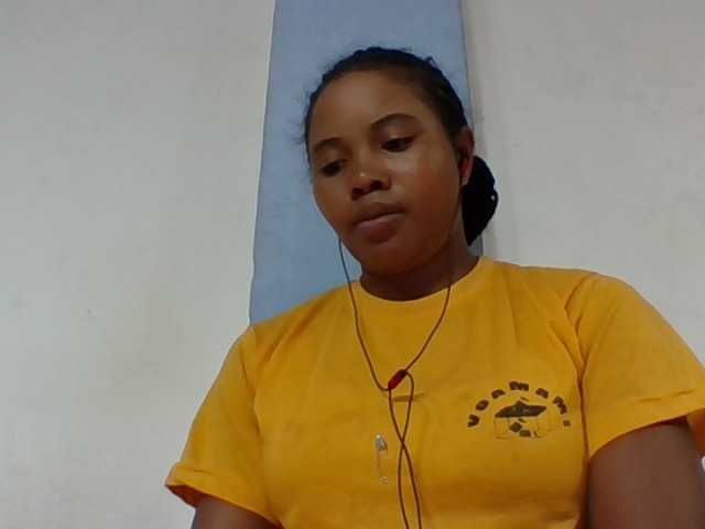Juliah1a live cam on BongaCams
