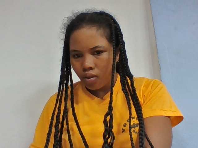 Juliah1a live cam on BongaCams