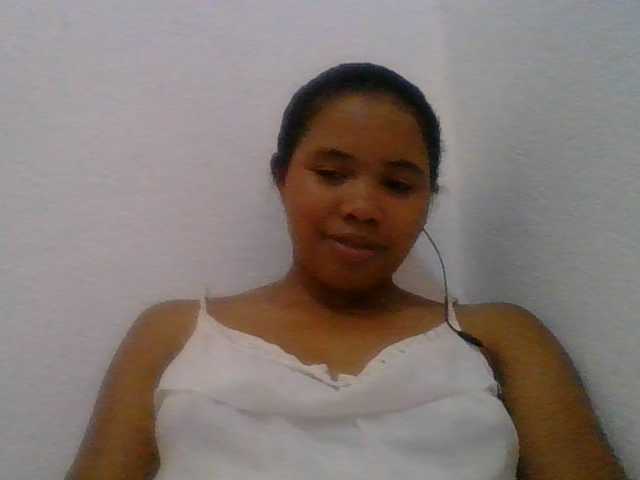 Juliah1a live cam on BongaCams