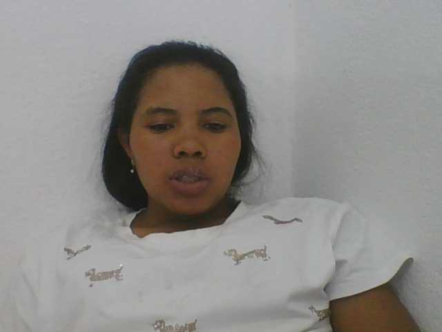 Juliah1a live cam on BongaCams