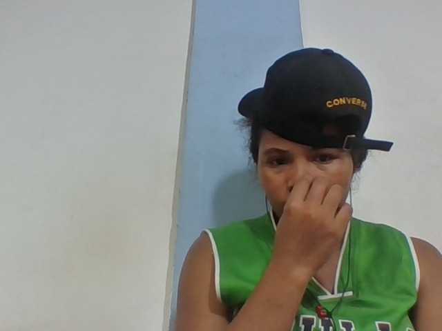 Juliah1a live cam on BongaCams