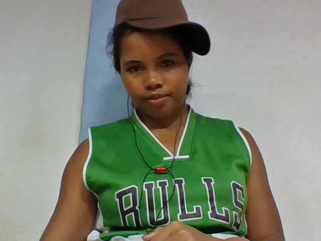 Juliah1a live cam on BongaCams
