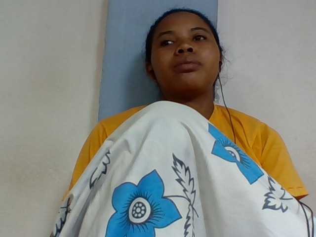 Juliah1a live cam on BongaCams