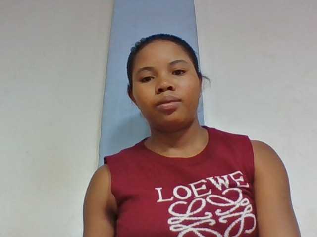 Juliah1a live cam on BongaCams