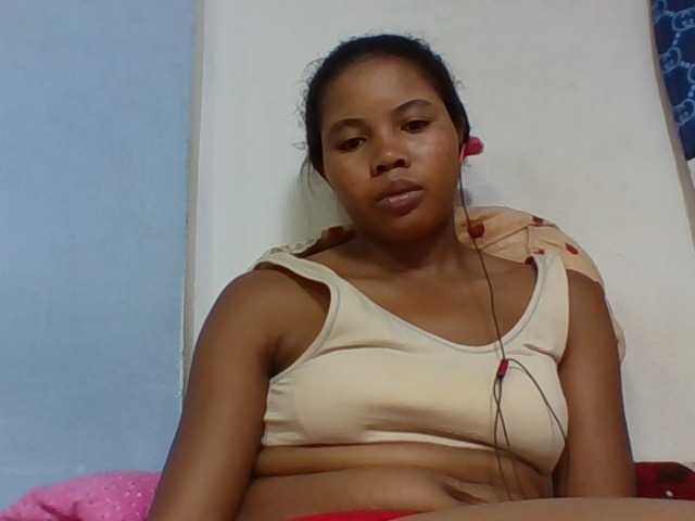 Juliah1a live cam on BongaCams