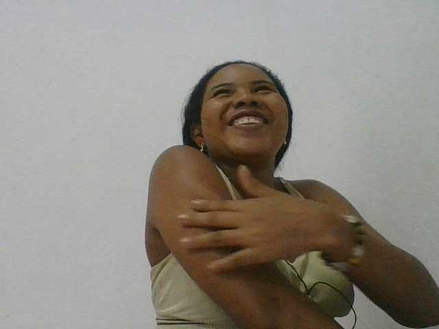 Juliah1a live cam on BongaCams