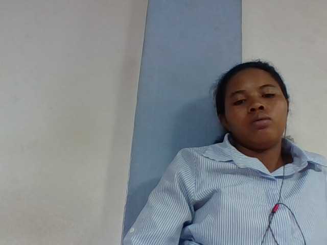 Juliah1a live cam on BongaCams