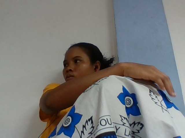 Juliah1a live cam on BongaCams