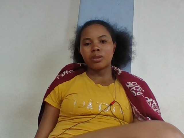 Juliah1a live cam on BongaCams