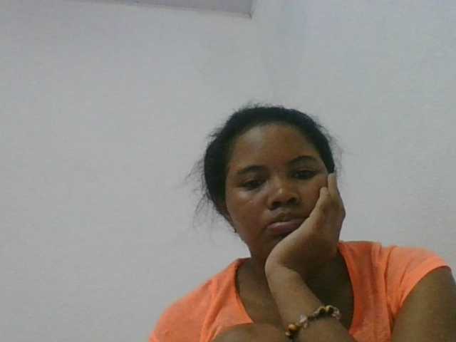 Juliah1a live cam on BongaCams