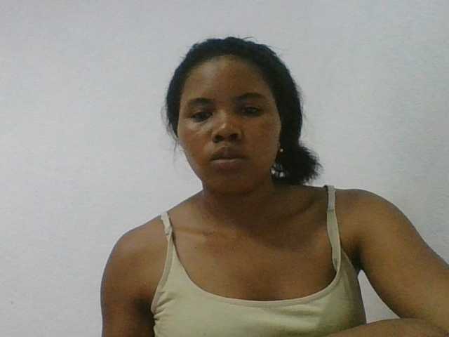 Juliah1a live cam on BongaCams