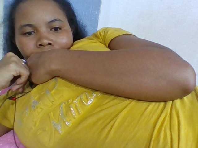Juliah1a live cam on BongaCams