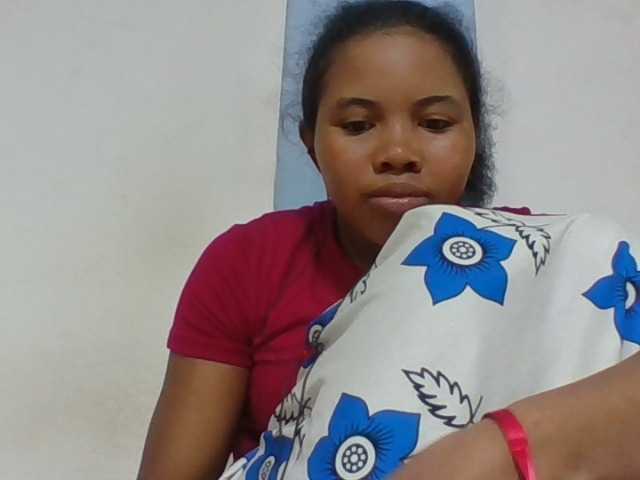 Juliah1a live cam on BongaCams